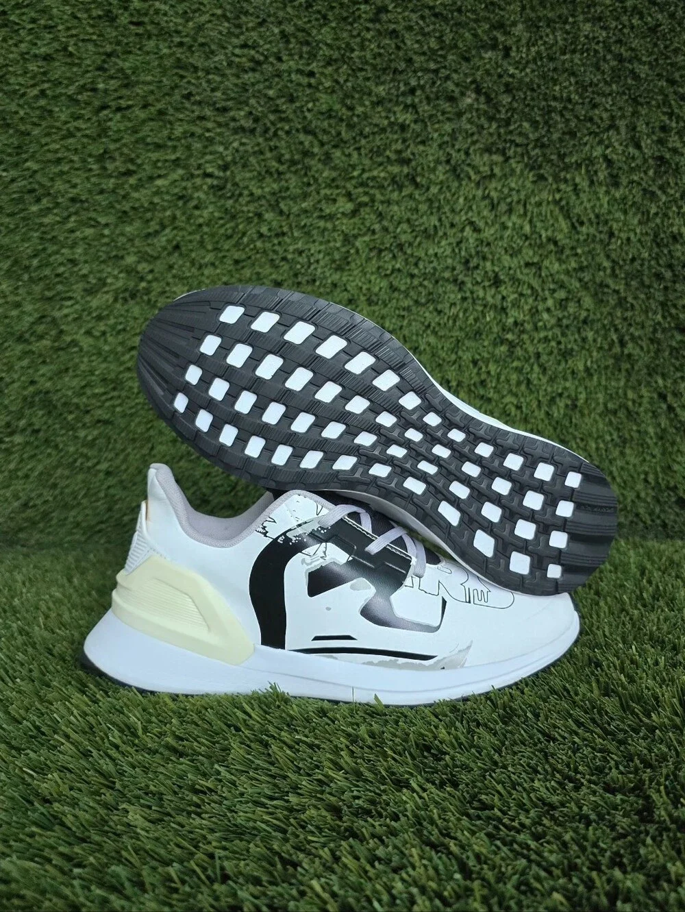 ADIDAS Star Wars Stormtrooper RapidaRun